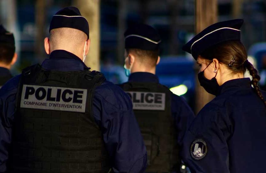 France To Allow Police To Spy On Citizens Through Phone Cameras and Microphones