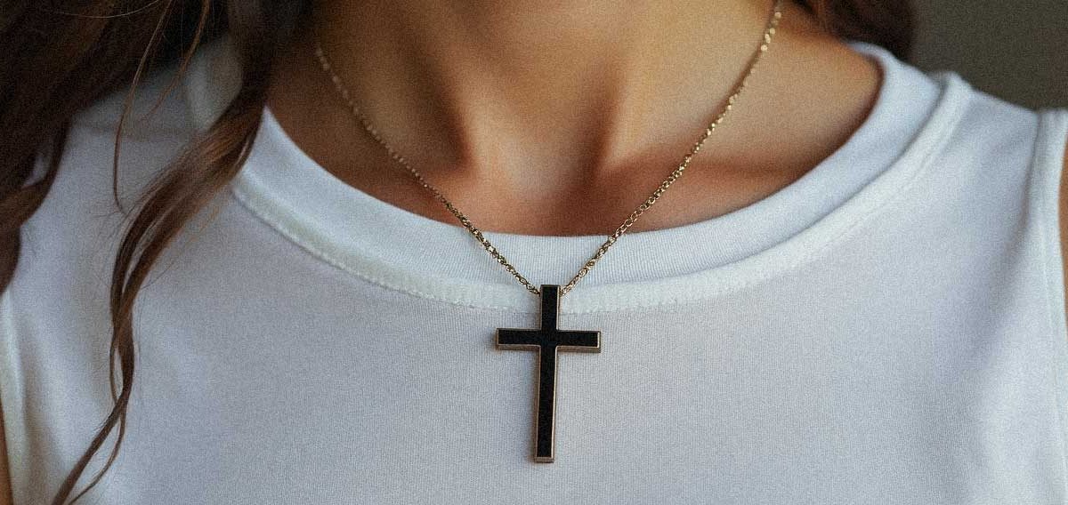 Students at “Inclusive” Christian School Told to Remove “Offensive” Christian Crosses