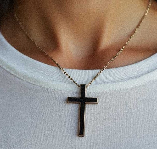 Students at “Inclusive” Christian School Told to Remove “Offensive” Christian Crosses